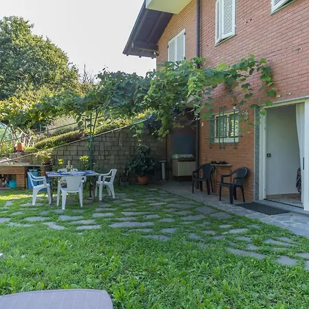 Foca Apartment *